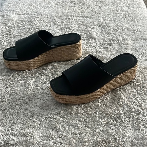 Abercrombie & Fitch Black Mules Sleek Comfortable Design - Picture 5 of 5